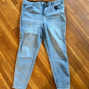 Only worn once! Like new jeans!